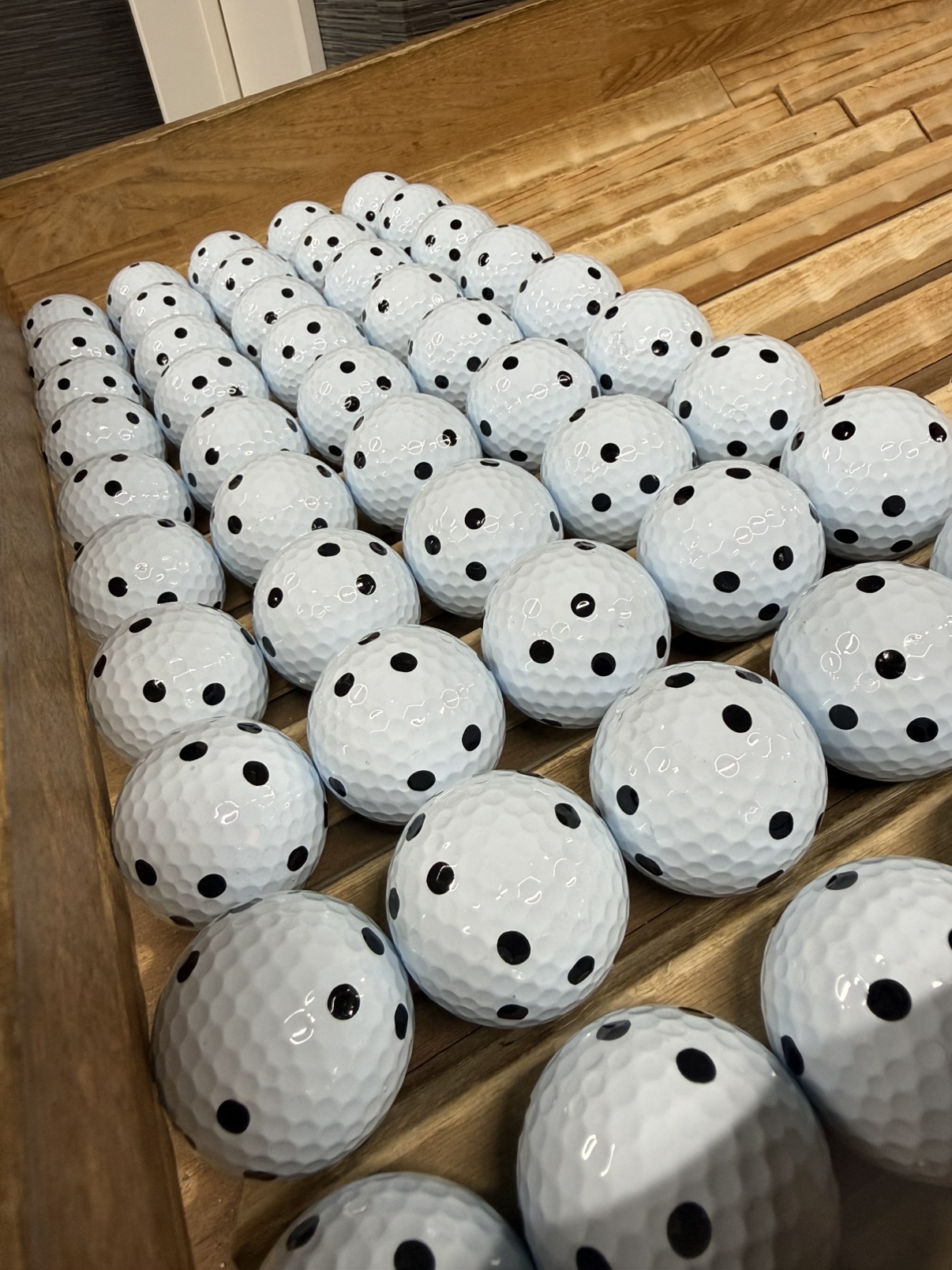 ゴルフボール　シミュレーション用ボール　黒点　多点加工